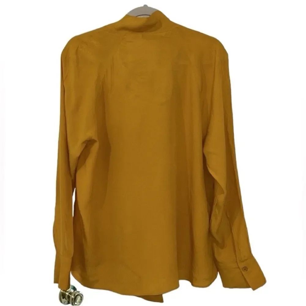 Zara Flowy Yellow Top/Blouse with
Bow(Size Large) - Picture 4 of 6